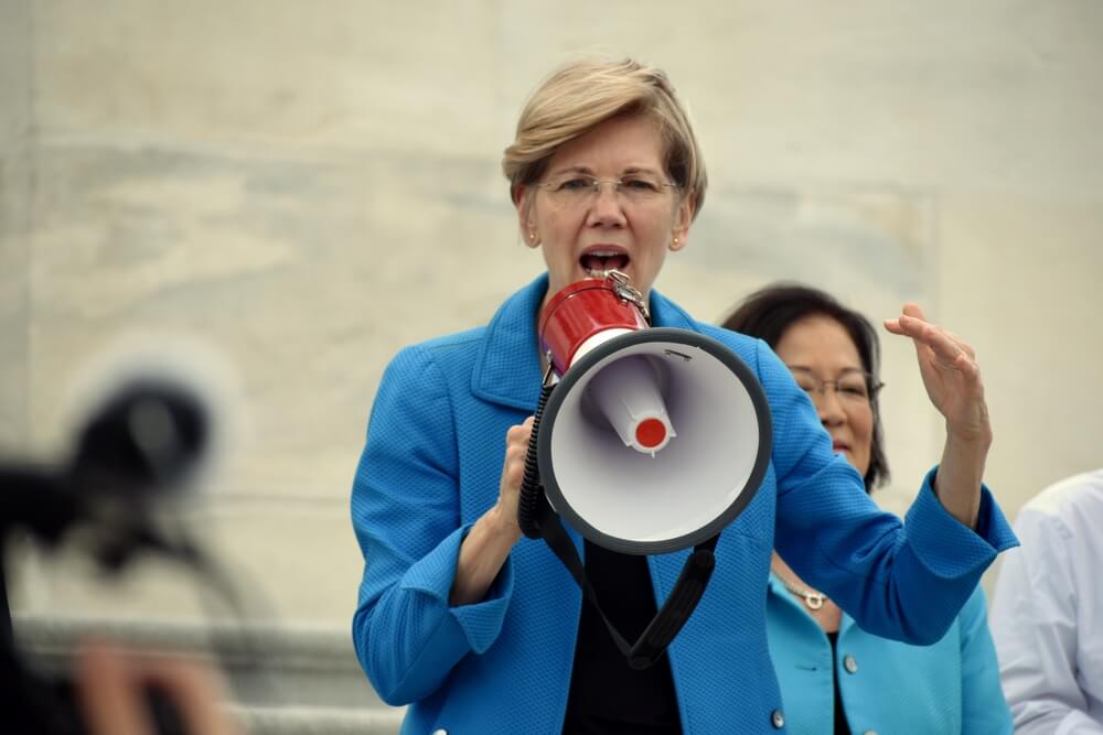Warren Promises DOJ Corruption Probe of Trump Admin if Elected