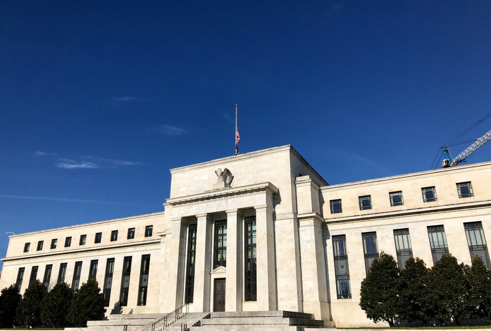 Powell Says Fed Taking ‘Wait-And-See’ Approach on Rate Hikes
