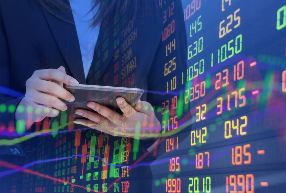 Closing Bell: Tech Weakness Weighs Early, Markets Close With Furious Rally