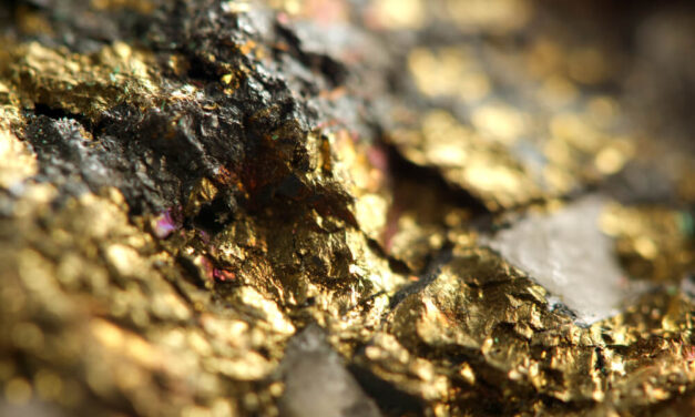 Don’t Bargain Hunt in Oil. Gold Miners are on the Uptrend and a Better Buy
