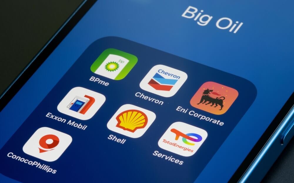 Chevron stock vs Exxon stock XOM CVX
