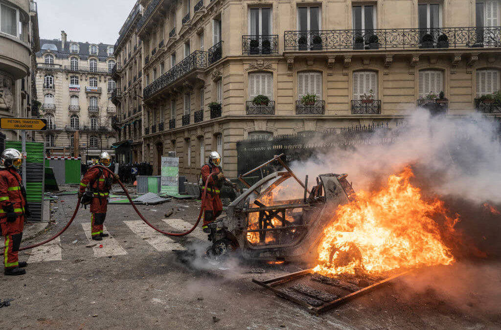 Worst Riot in a Decade Engulfs Paris Over Gas Tax