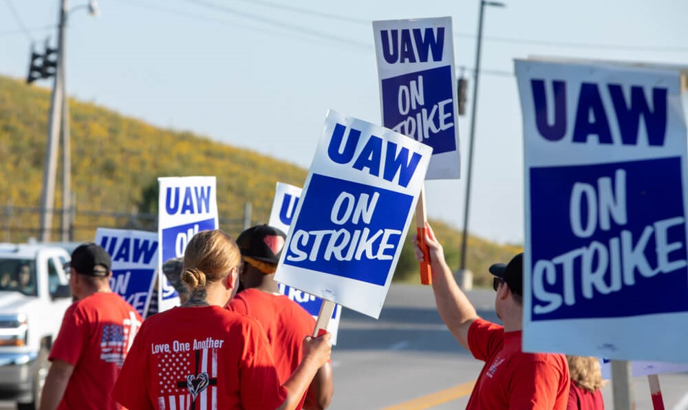 UAW VP Attacks GM in Scathing Letter as Contract Talks Sour