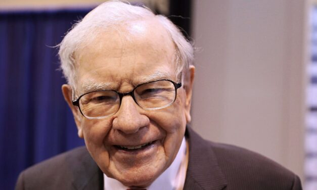 Buffett’s Annual Letter Highlights Acquisition Woes and Best Investing Strategies