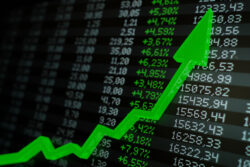 Closing Bell: Wall Street Rides Into Holiday Weekend on High Note