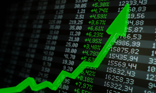 7/2 Closing Bell: Wall Street Rides Into Holiday Weekend on High Note