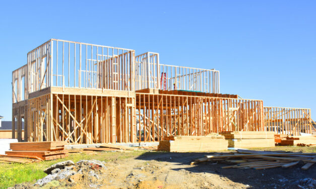 Earnings Edge: A Big Week for Homebuilders (KBH & LEN Analysis)