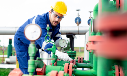 natural gas worker pipeline stock WMB Williams Companies dividend natural gas stock