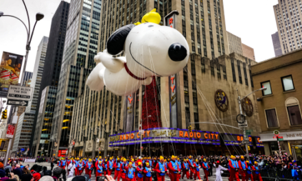 snoopy float Macy's Day Parade