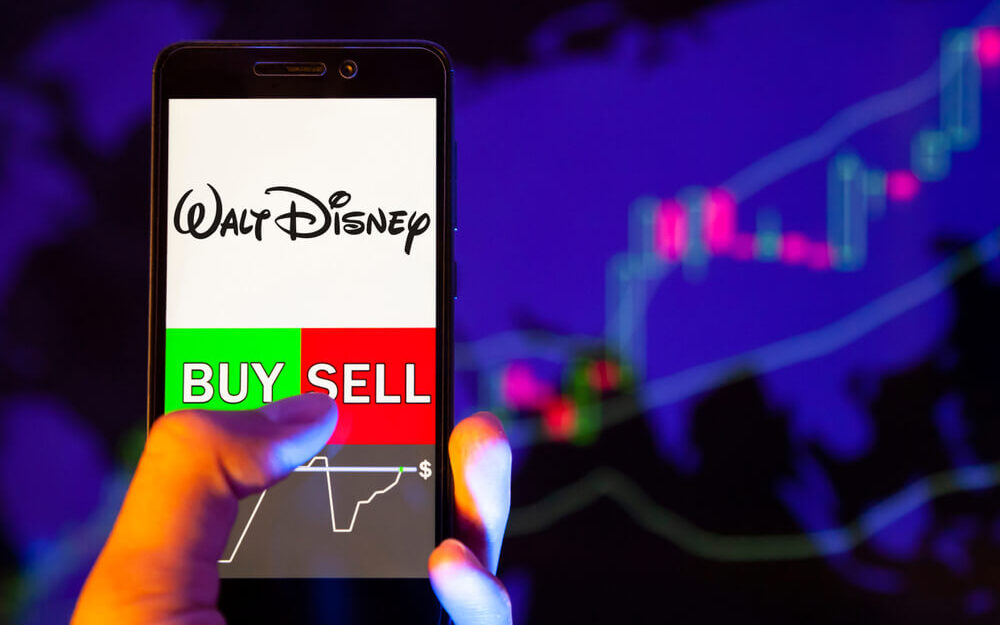 Disney stock rating DIS