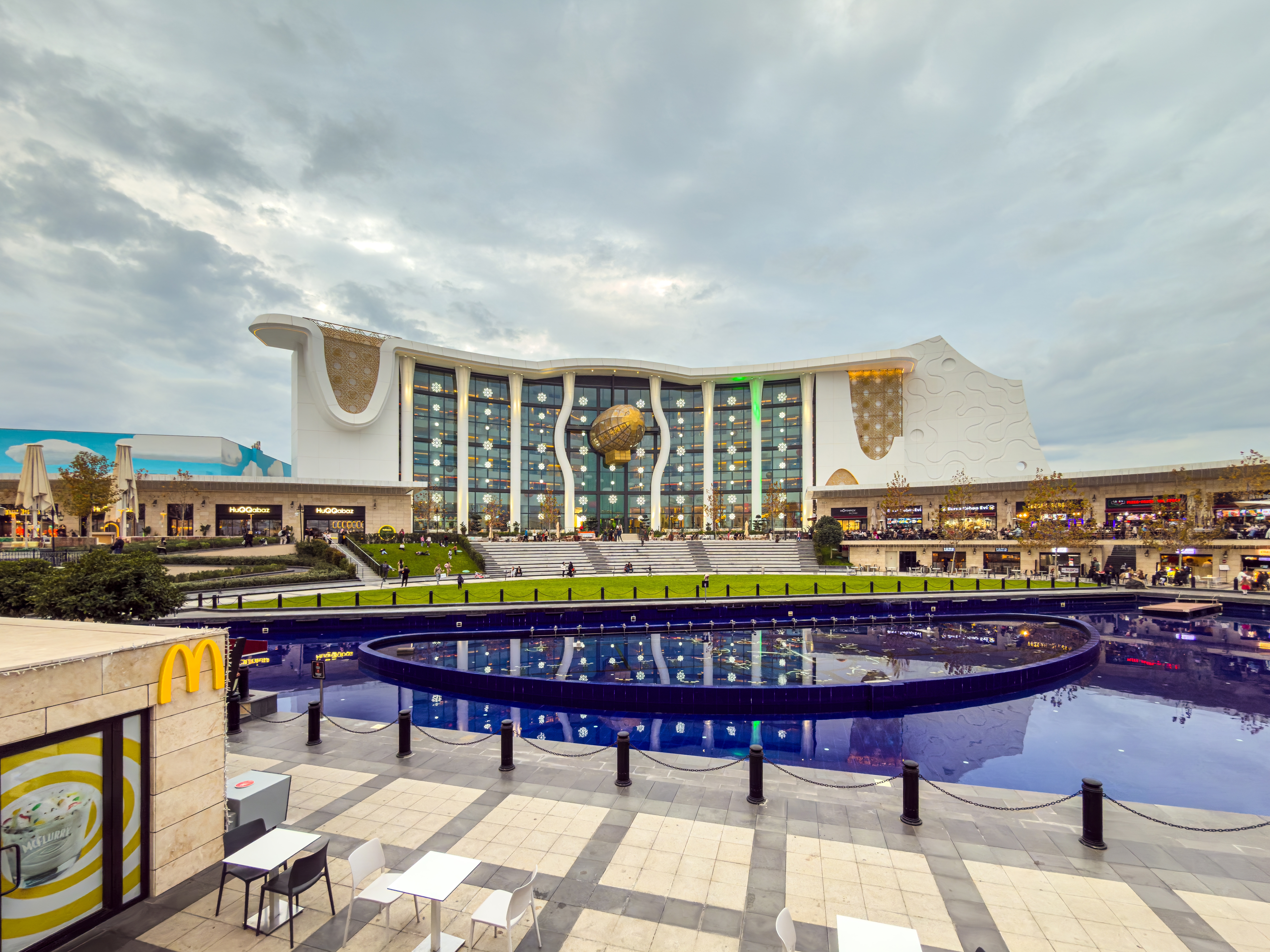 What Do Hawaiian Resorts and Gritty Industrials Have In Common?